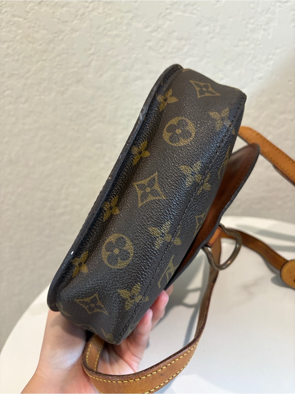 Louis Vuitton Saint Cloud
Brown Monogram Crossbody Bag - Picture 12 of 15